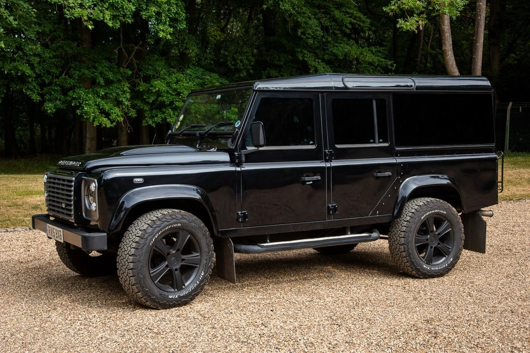 2015 Land Rover Defender 110 - Image 18 of 31