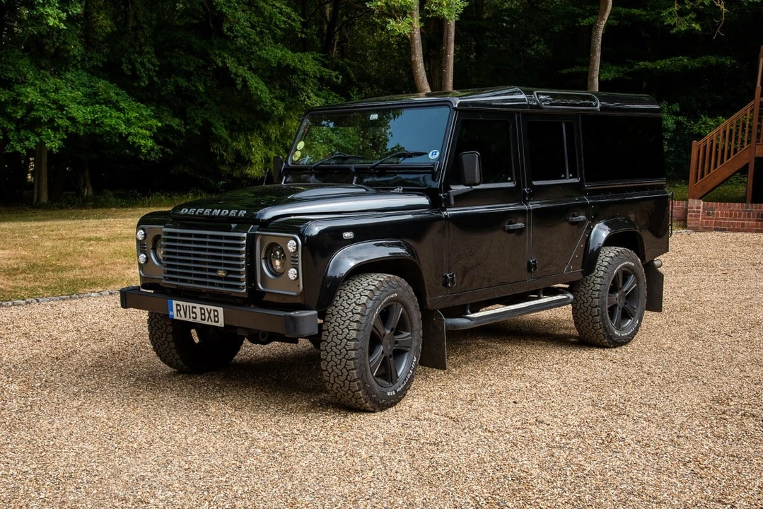 2015 Land Rover Defender 110 - Image 6 of 31