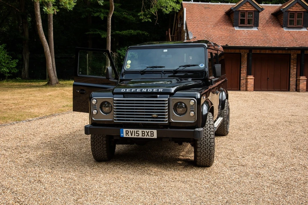 2015 Land Rover Defender 110 - Image 21 of 31