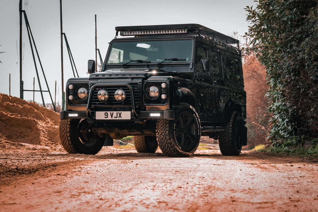 2015 Land Rover Defender 110 - Image 18 of 31