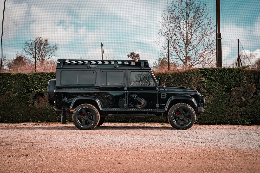 2015 Land Rover Defender 110 - Image 16 of 31