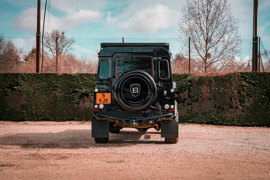 2015 Land Rover Defender 110 - Image 14 of 31