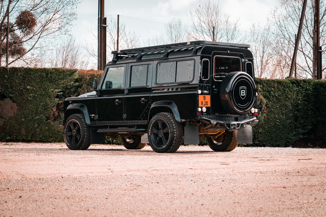 2015 Land Rover Defender 110 - Image 13 of 31