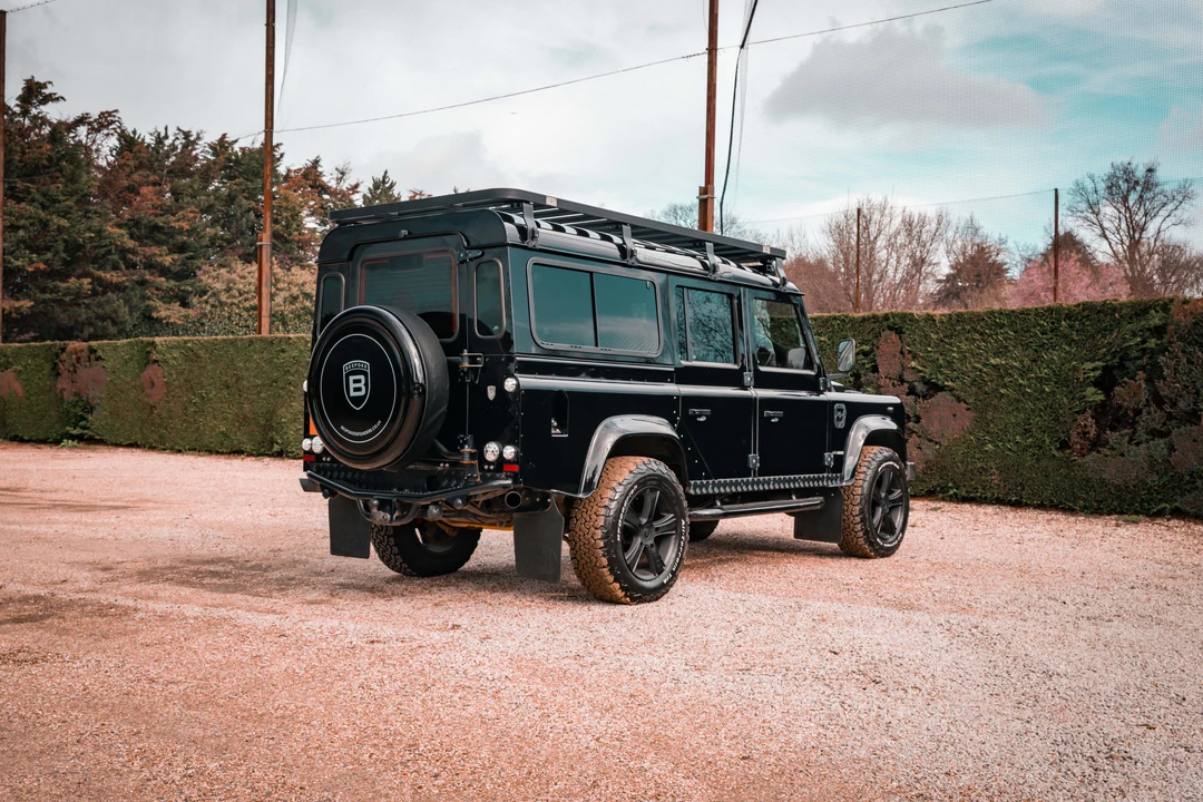 2015 Land Rover Defender 110 - Image 7 of 31