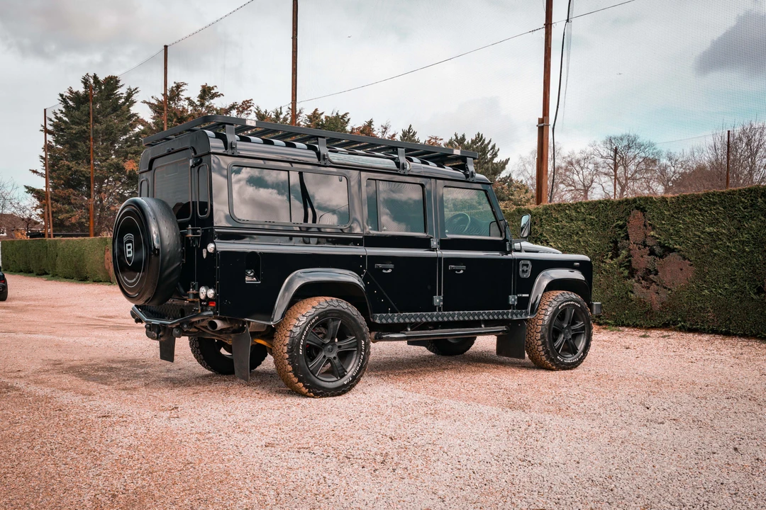 2015 Land Rover Defender 110 - Image 15 of 31