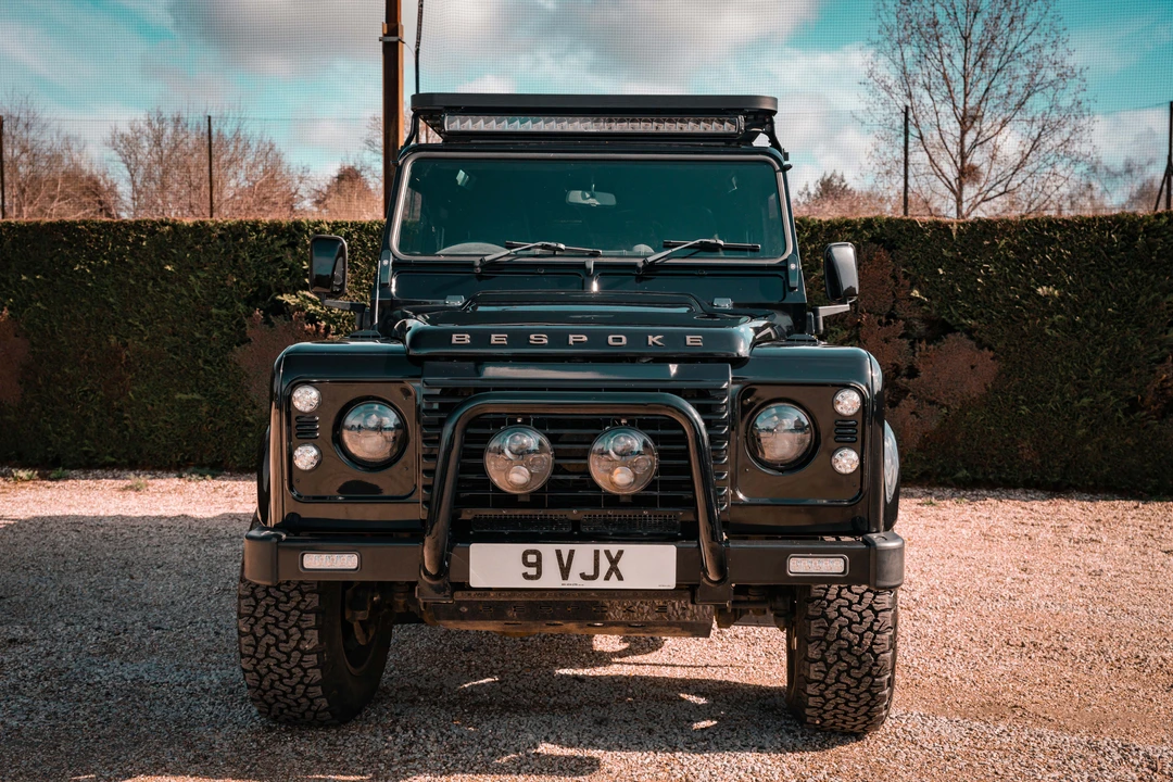 2015 Land Rover Defender 110 - Image 10 of 31