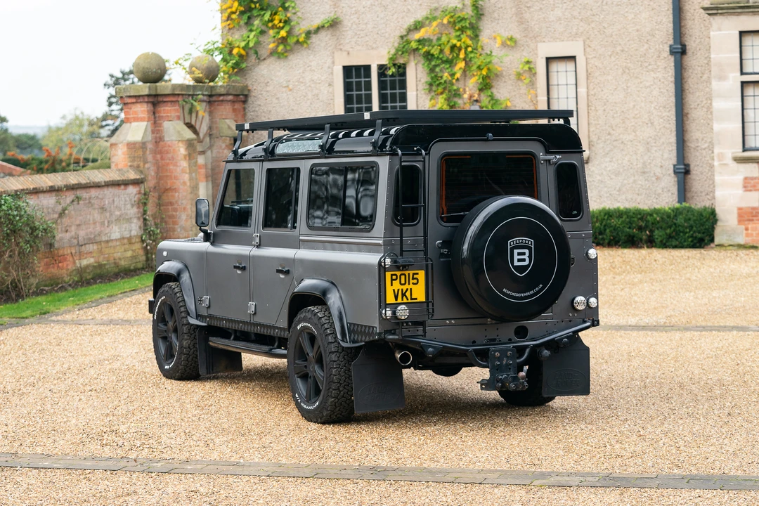 2015 Land Rover Defender 110 - Image 5 of 31