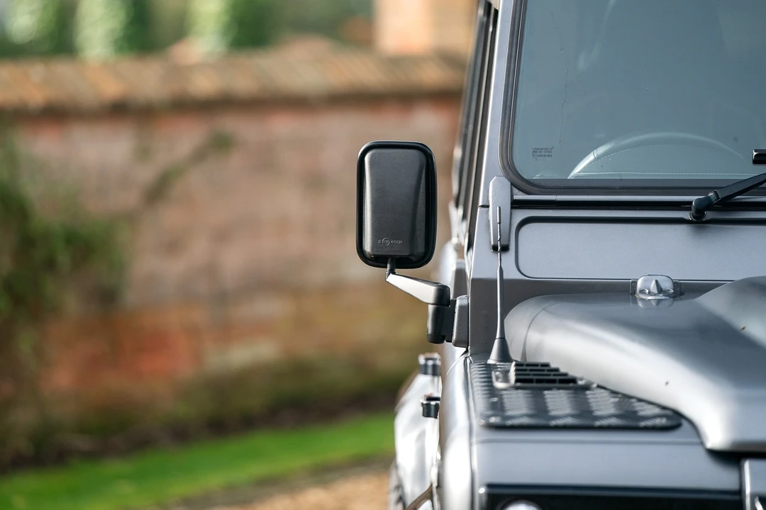 2015 Land Rover Defender 110 - Image 16 of 31