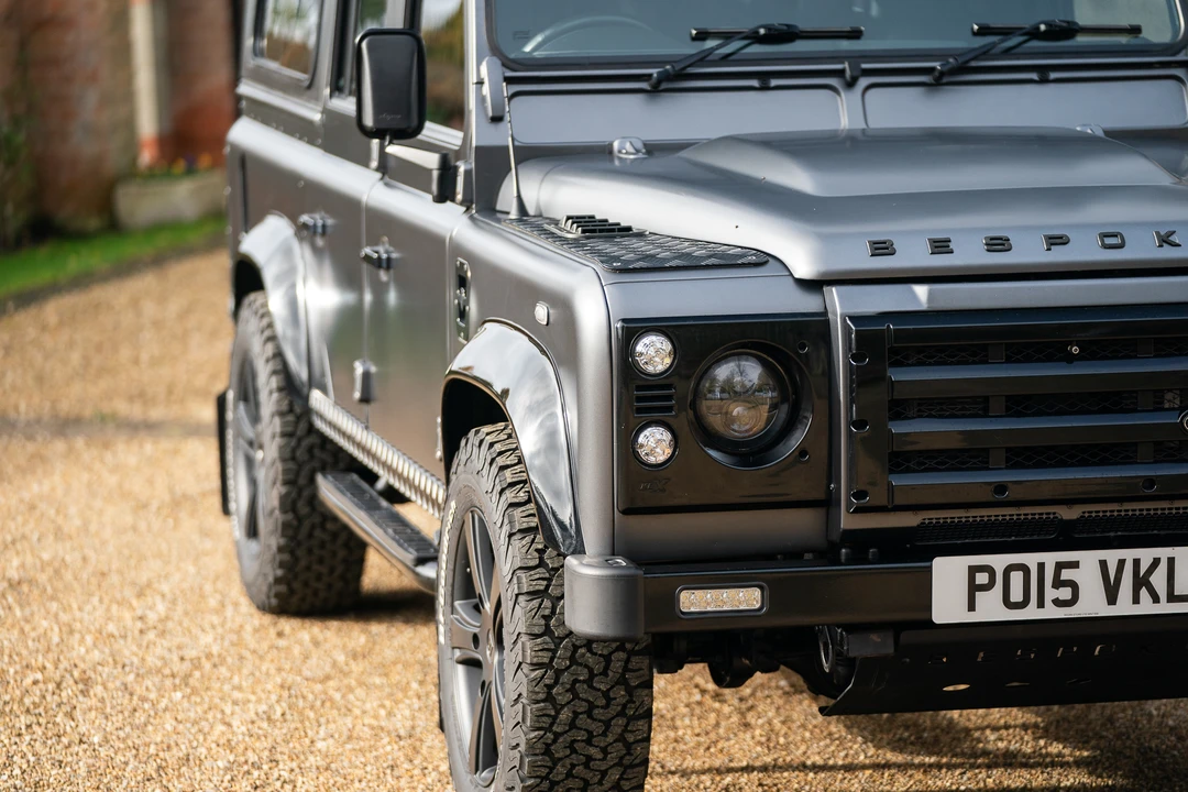 2015 Land Rover Defender 110 - Image 19 of 31