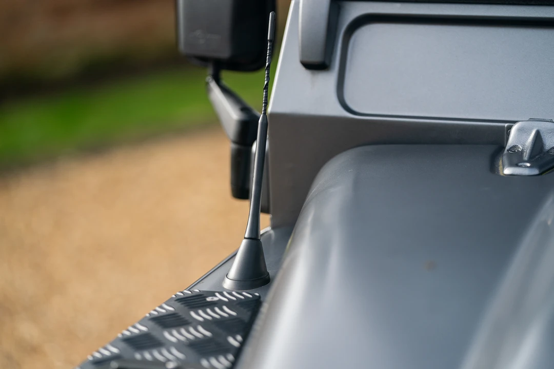 2015 Land Rover Defender 110 - Image 27 of 31