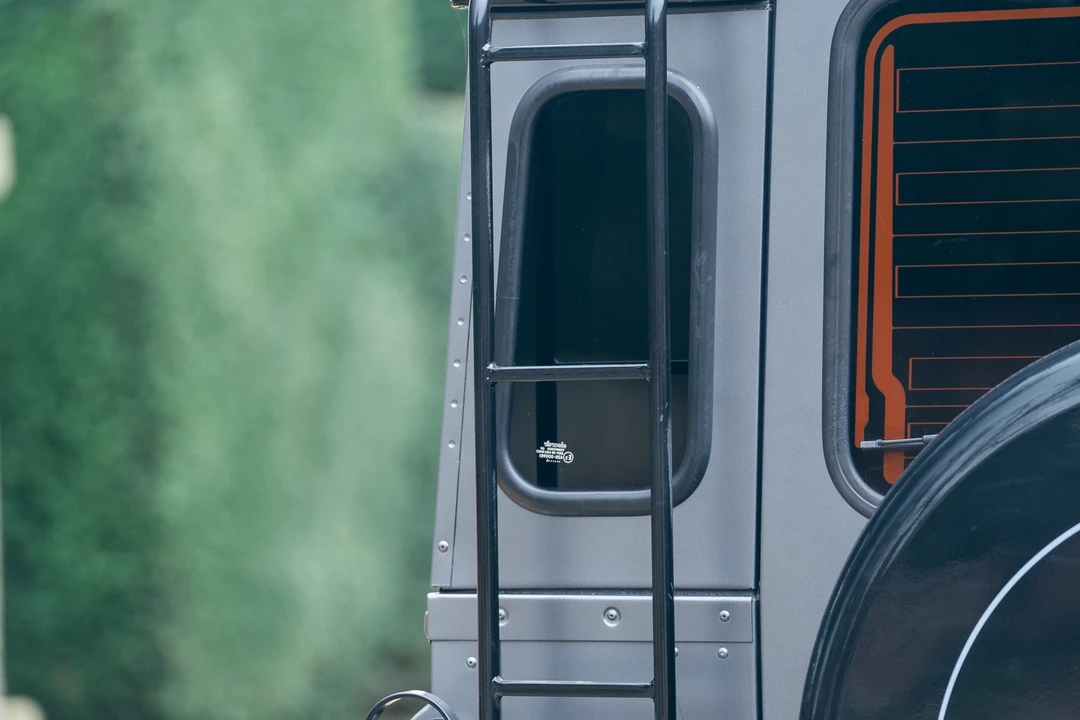 2015 Land Rover Defender 110 - Image 29 of 31