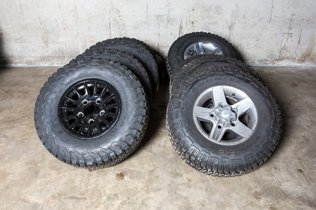 2015 Land Rover Defender 110 - Image 15 of 20