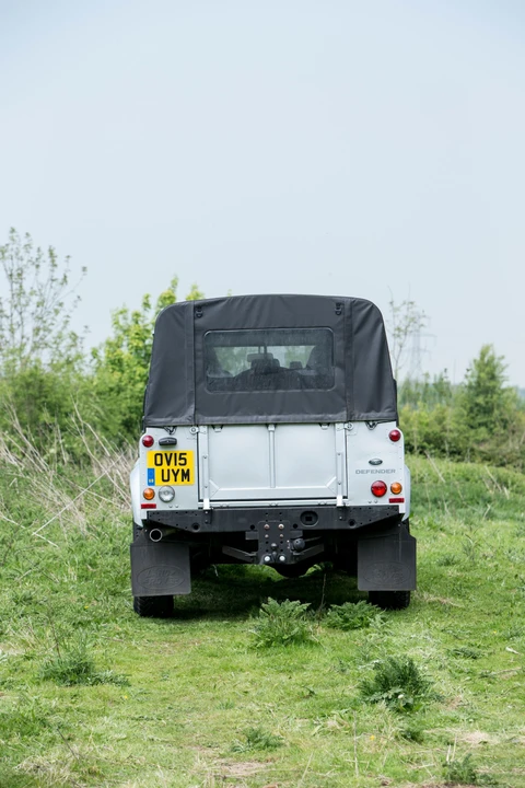 2015 Land Rover Defender 110 - Image 13 of 20