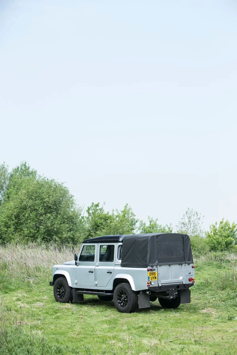 2015 Land Rover Defender 110 - Image 8 of 20