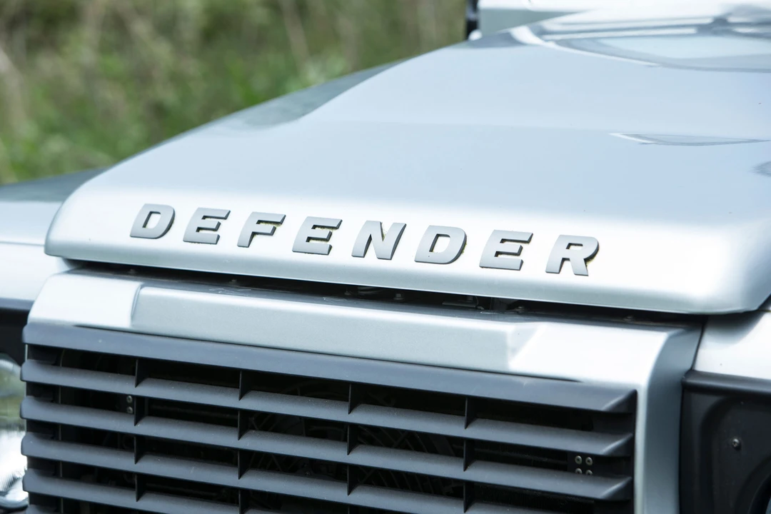 2015 Land Rover Defender 110 - Image 4 of 20