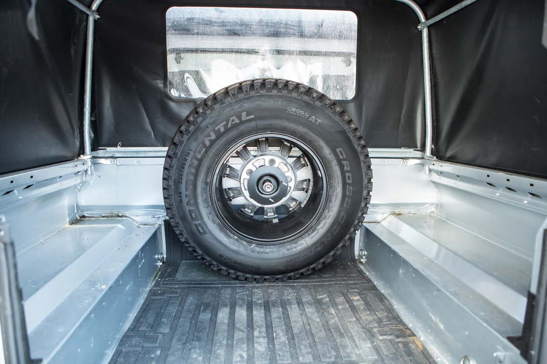2015 Land Rover Defender 110 - Image 16 of 20