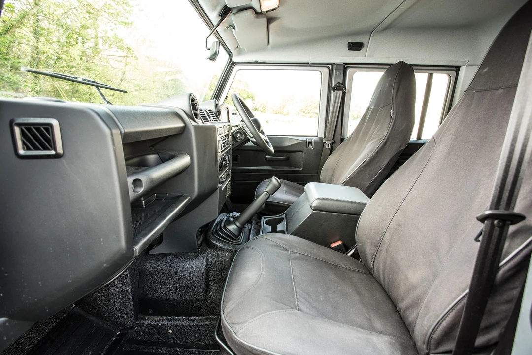 2015 Land Rover Defender 110 - Image 19 of 20