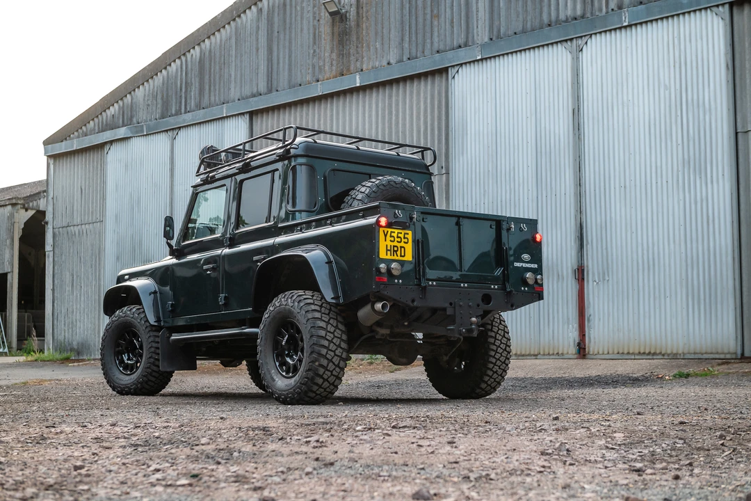2015 Land Rover Defender 110 - Image 12 of 31