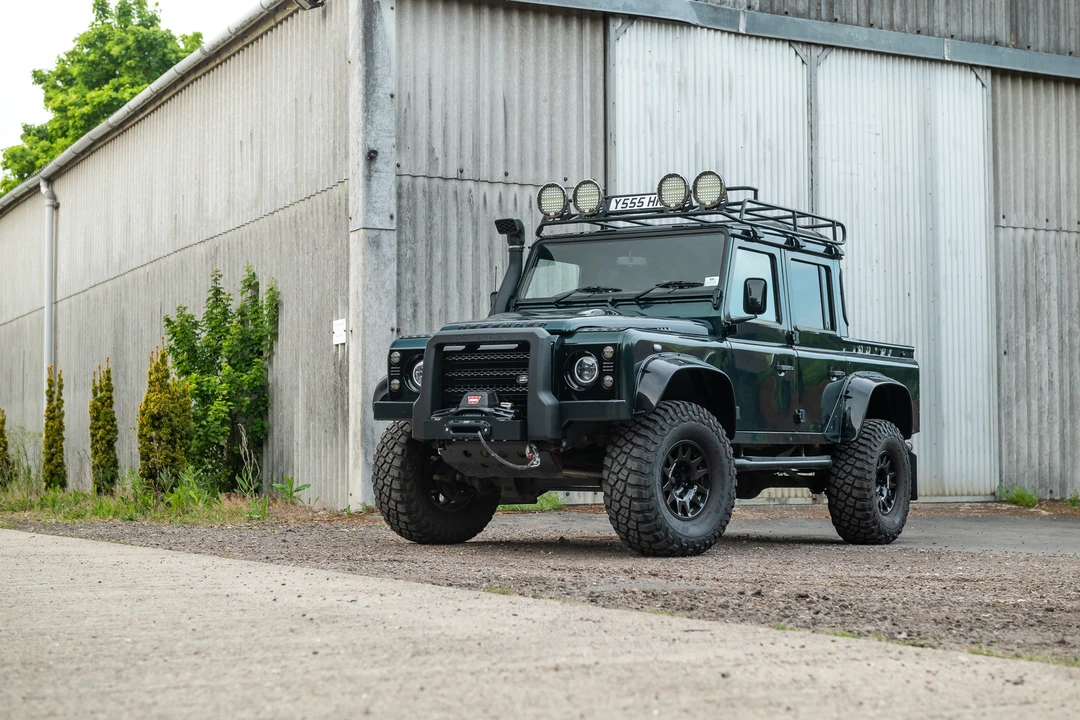 2015 Land Rover Defender 110 - Image 3 of 31