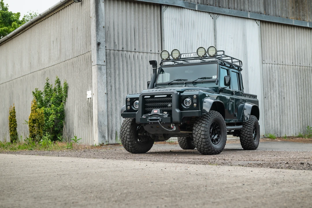 2015 Land Rover Defender 110 - Image 16 of 31