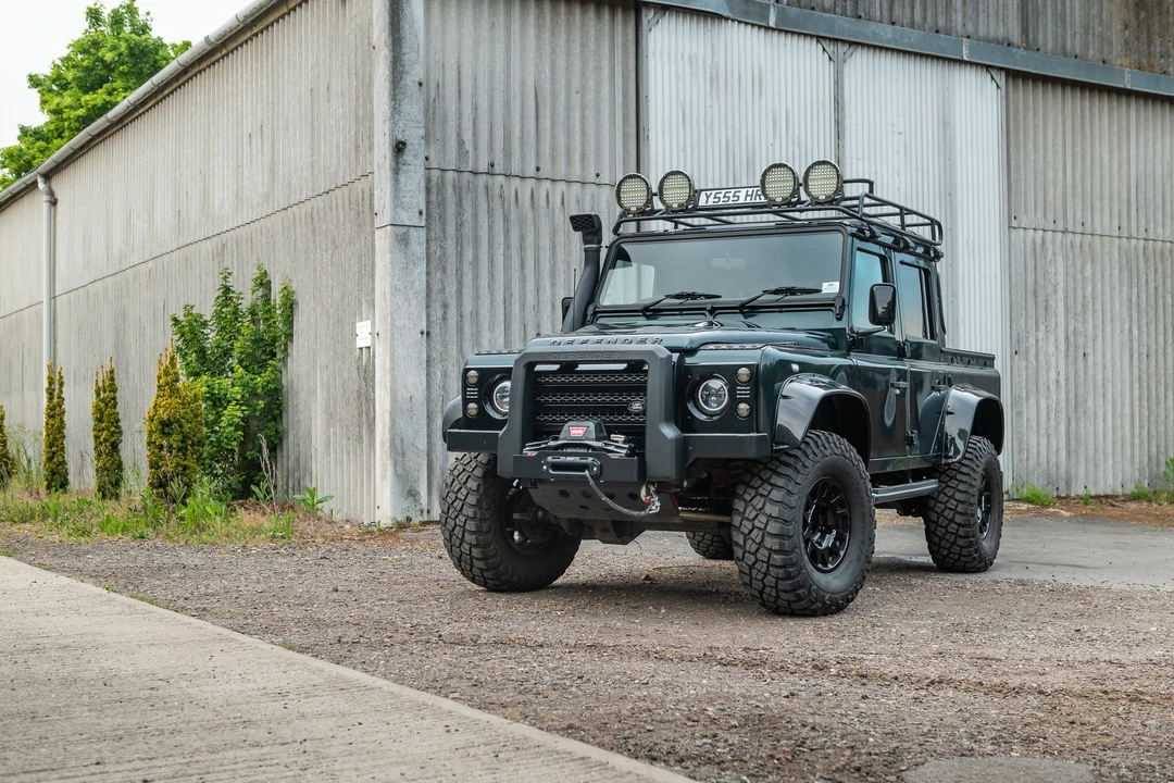 2015 Land Rover Defender 110 - Image 10 of 31