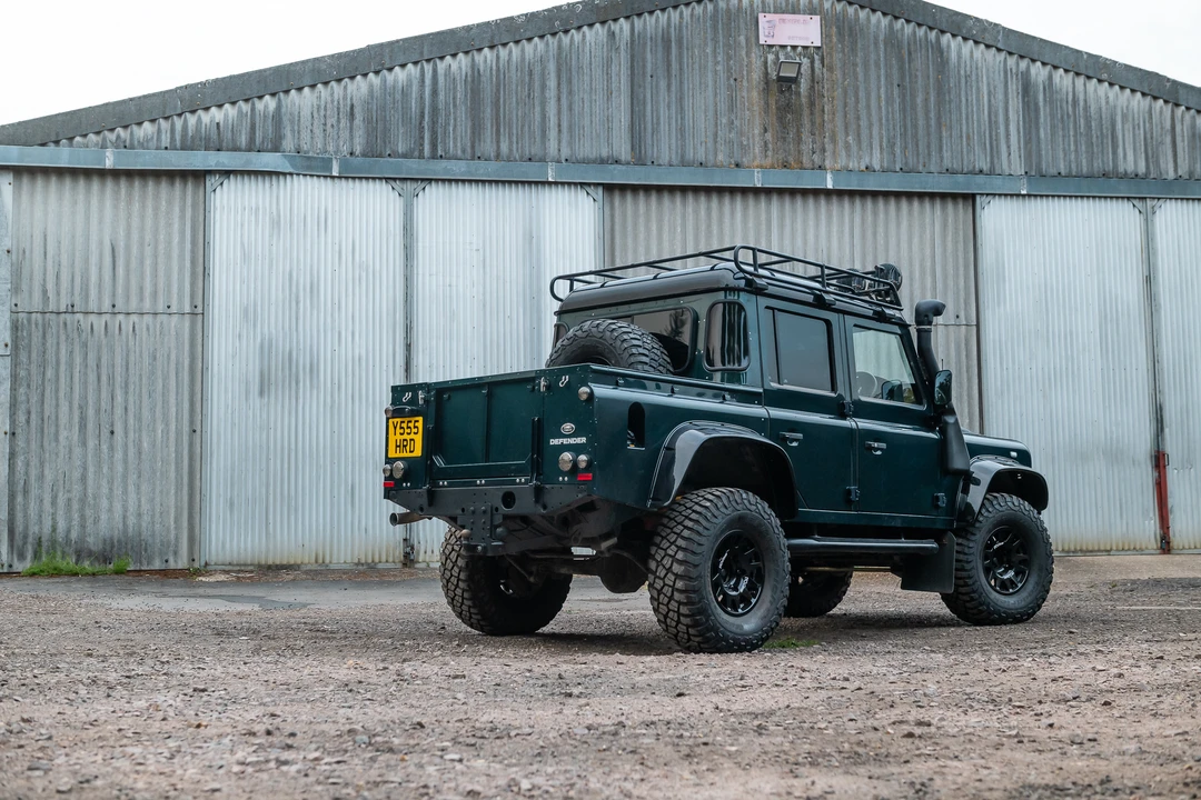 2015 Land Rover Defender 110 - Image 13 of 31