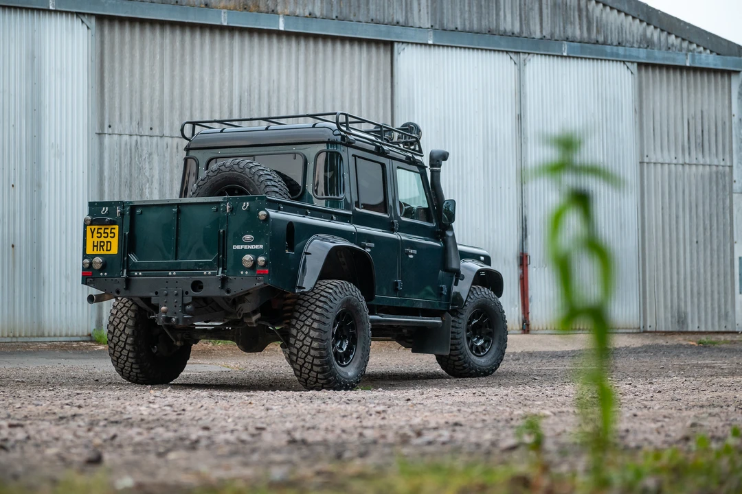 2015 Land Rover Defender 110 - Image 7 of 31