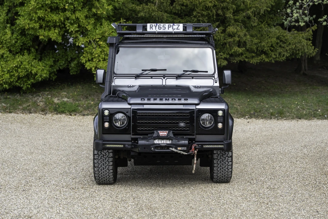 2016 Land Rover Defender 110 - Image 10 of 31