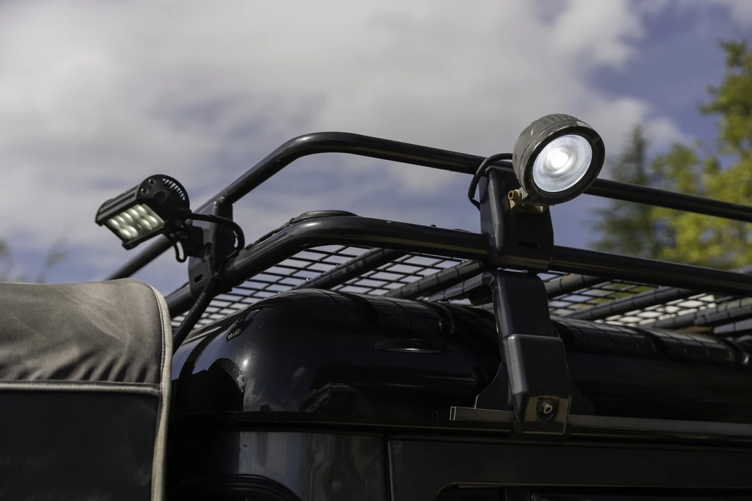 2016 Land Rover Defender 110 - Image 11 of 31