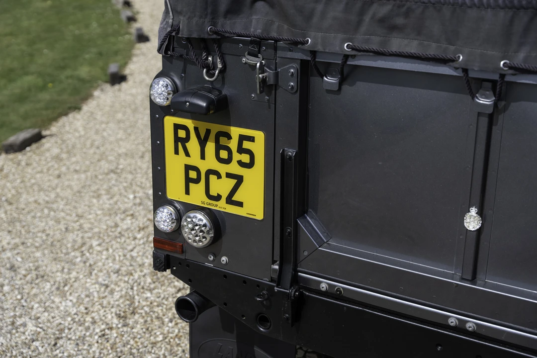 2016 Land Rover Defender 110 - Image 12 of 31