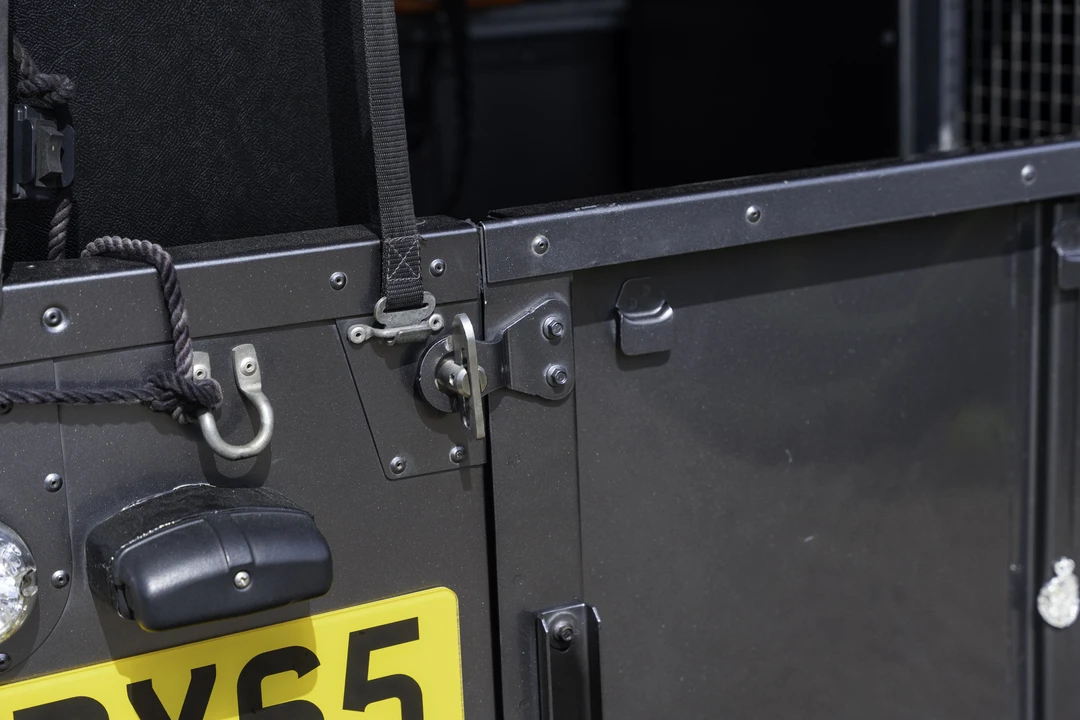 2016 Land Rover Defender 110 - Image 20 of 31