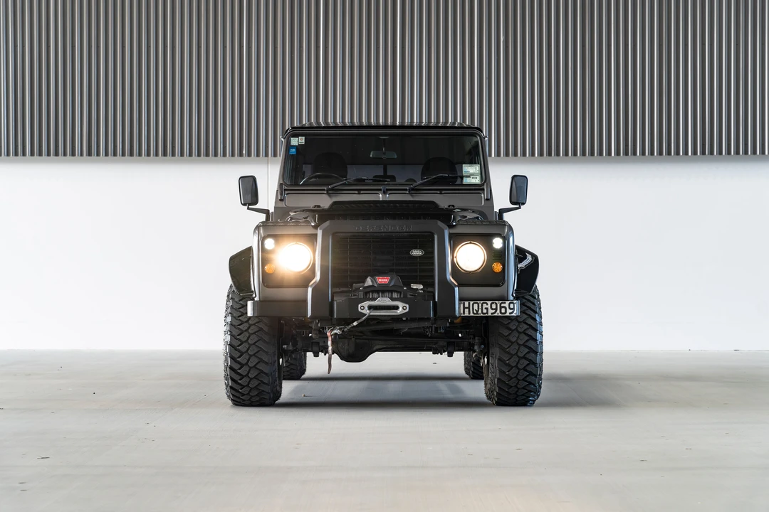 2015 Land Rover Defender 110 - Image 3 of 31