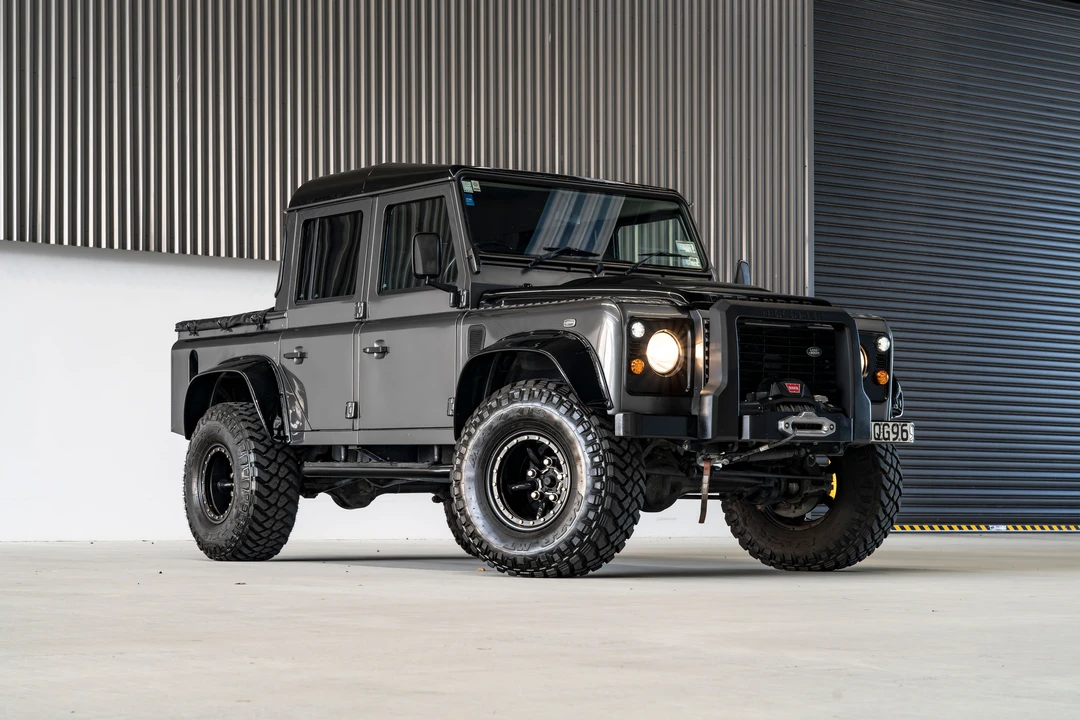 2015 Land Rover Defender 110 - Image 18 of 31