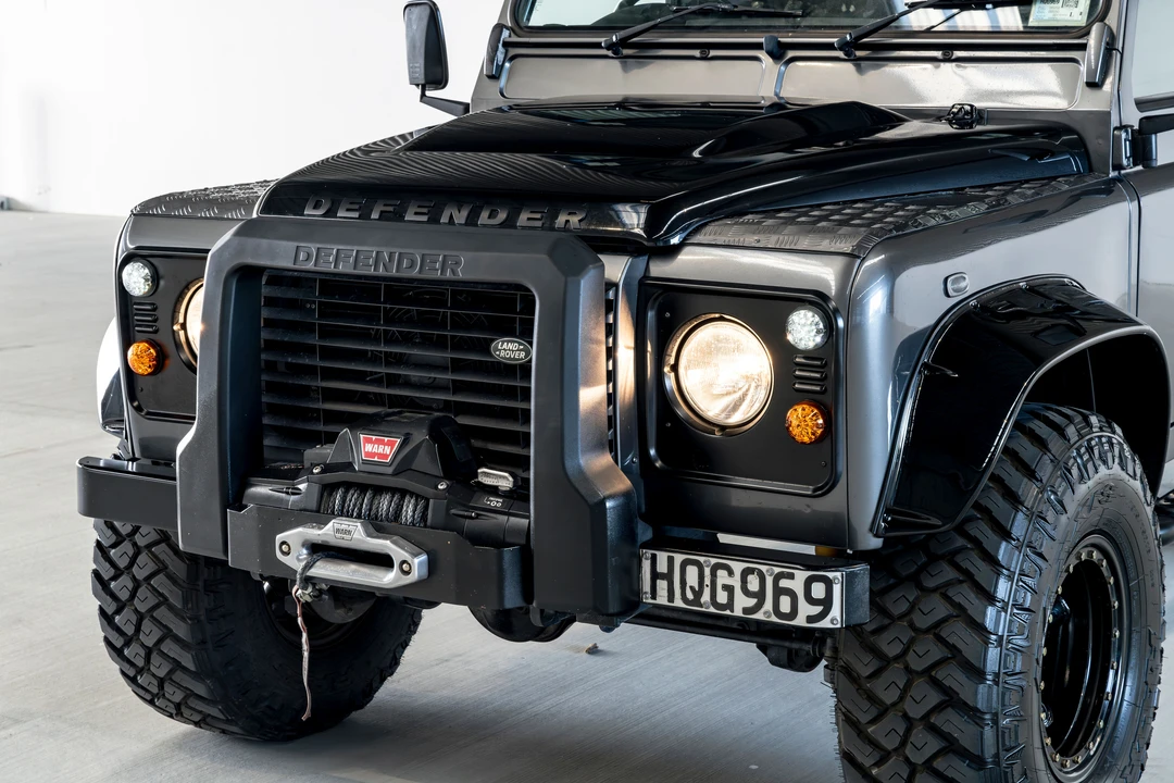 2015 Land Rover Defender 110 - Image 25 of 31