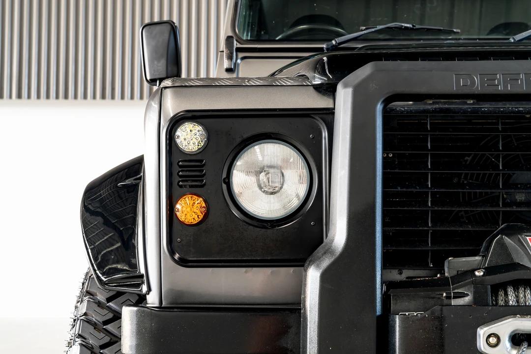 2015 Land Rover Defender 110 - Image 26 of 31