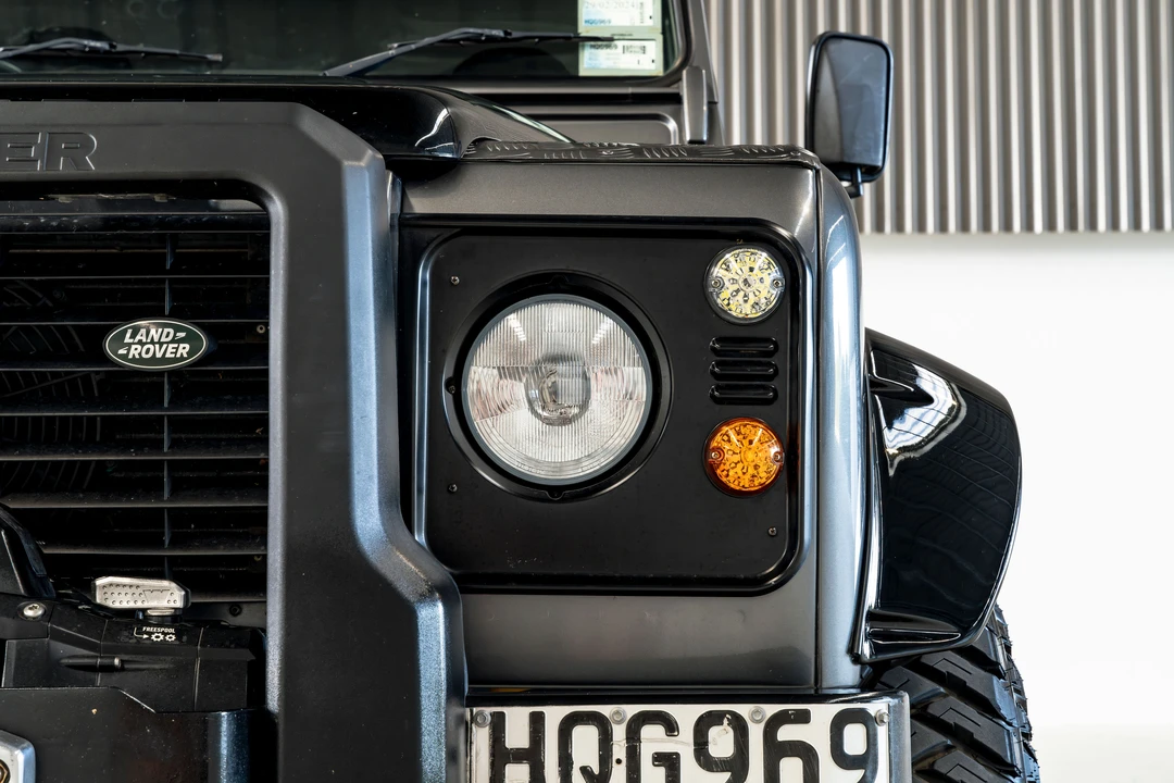 2015 Land Rover Defender 110 - Image 27 of 31