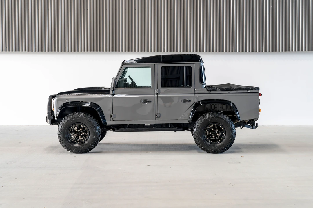 2015 Land Rover Defender 110 - Image 13 of 31