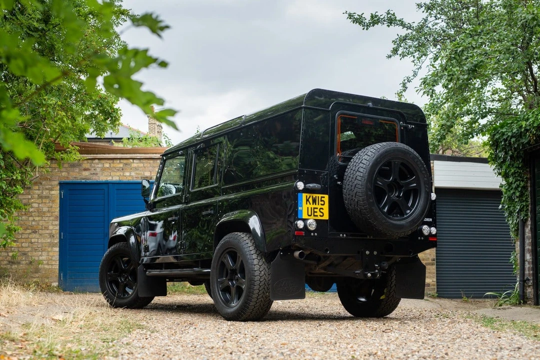 2015 Land Rover Defender 110 - Image 20 of 30