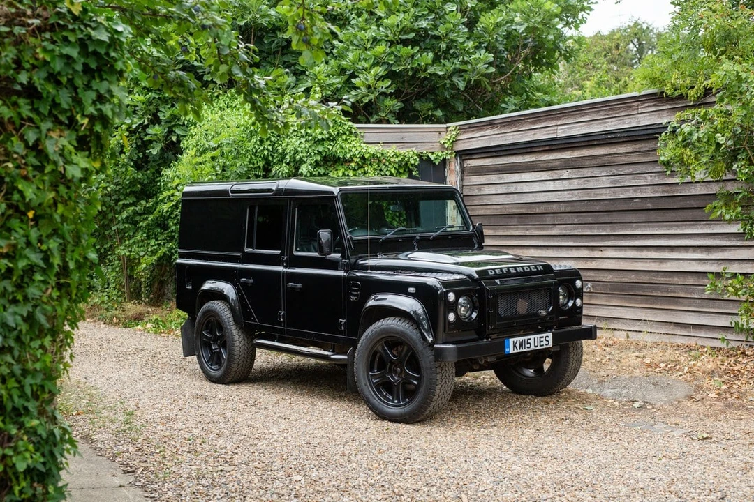 2015 Land Rover Defender 110 - Image 2 of 30