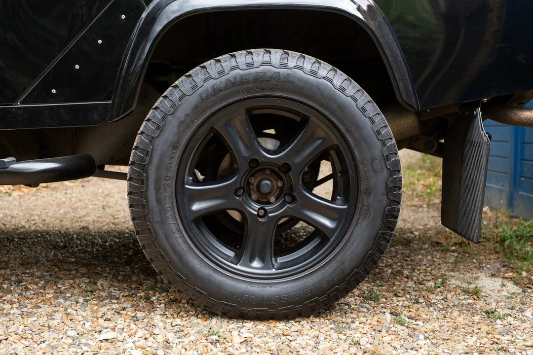 2015 Land Rover Defender 110 - Image 22 of 30