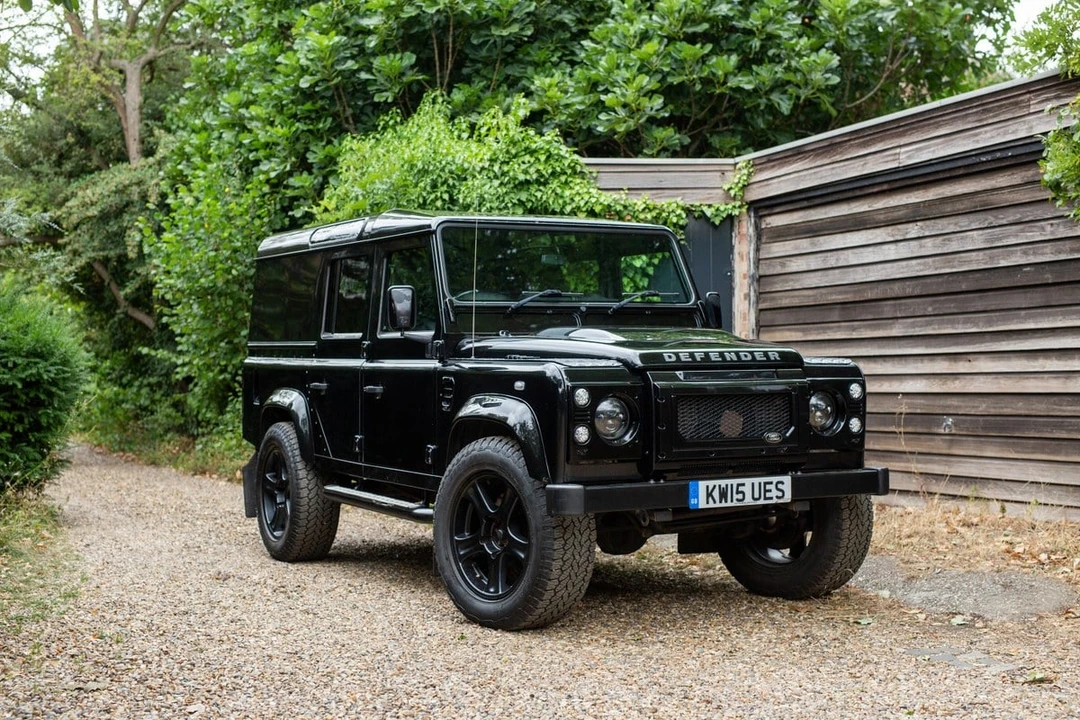 2015 Land Rover Defender 110 - Image 4 of 30