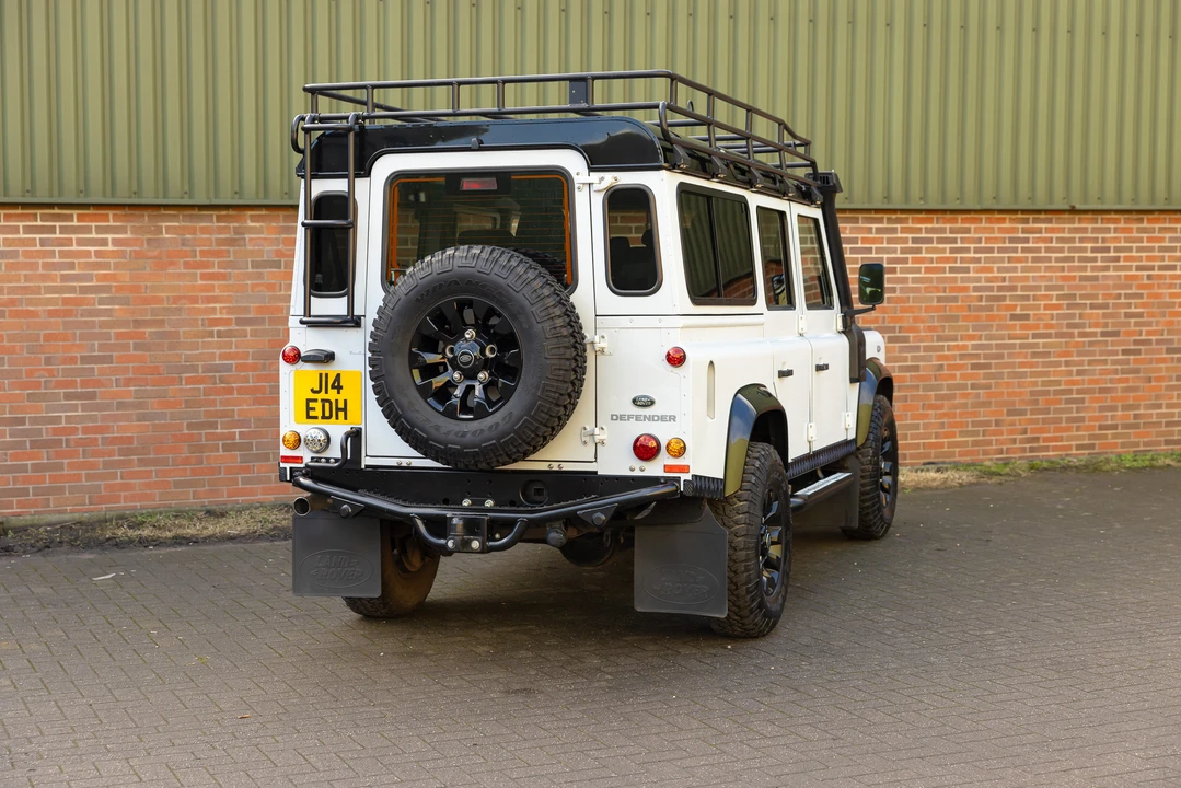 2015 Land Rover Defender 110 - Image 7 of 31