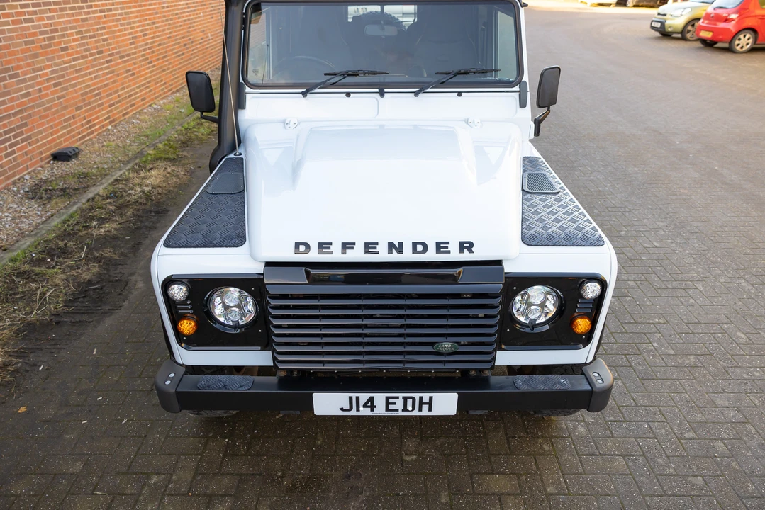 2015 Land Rover Defender 110 - Image 20 of 31