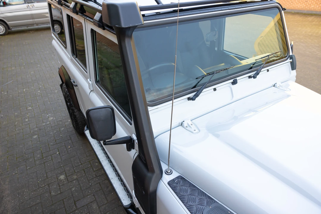 2015 Land Rover Defender 110 - Image 22 of 31