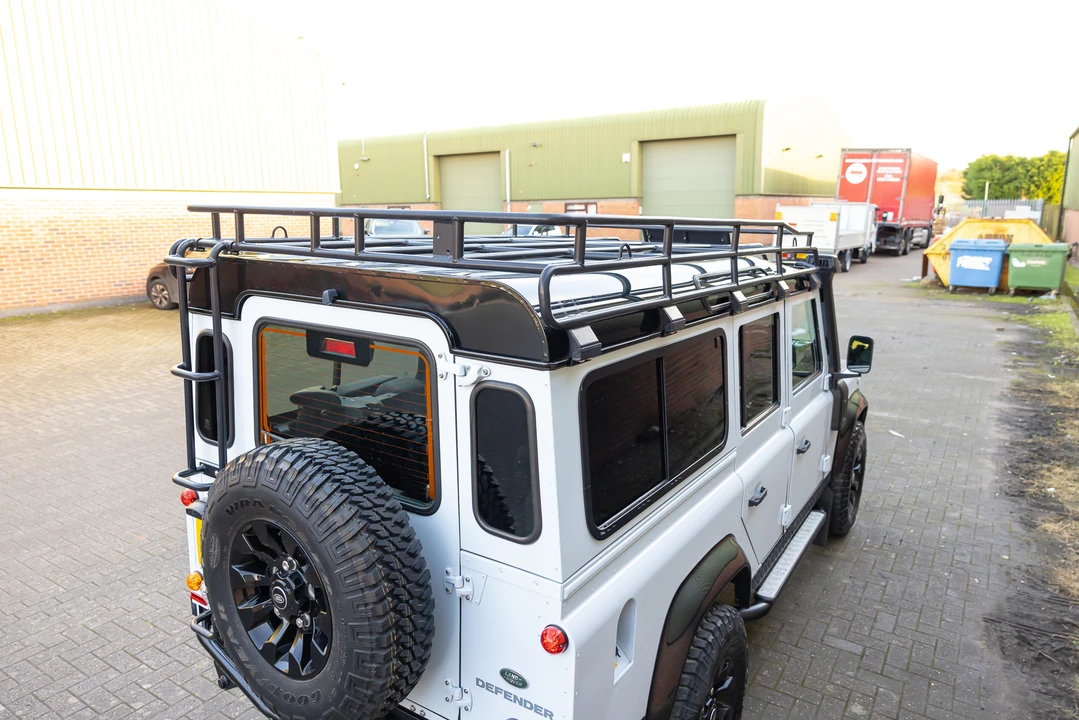 2015 Land Rover Defender 110 - Image 23 of 31