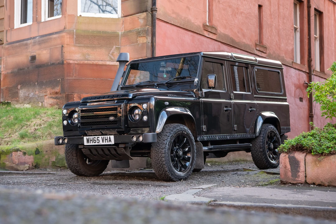 2015 Land Rover Defender 110 - Image 8 of 31