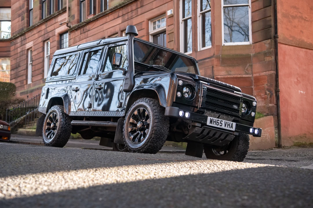 2015 Land Rover Defender 110 - Image 10 of 31