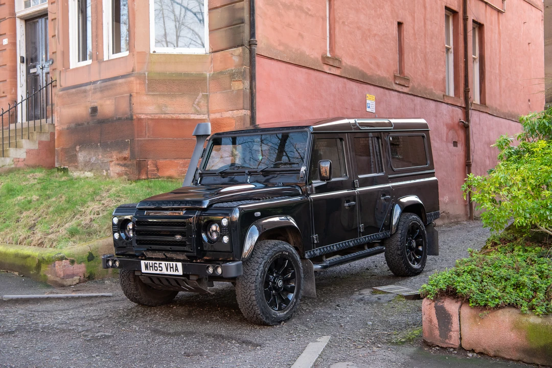2015 Land Rover Defender 110 - Image 11 of 31