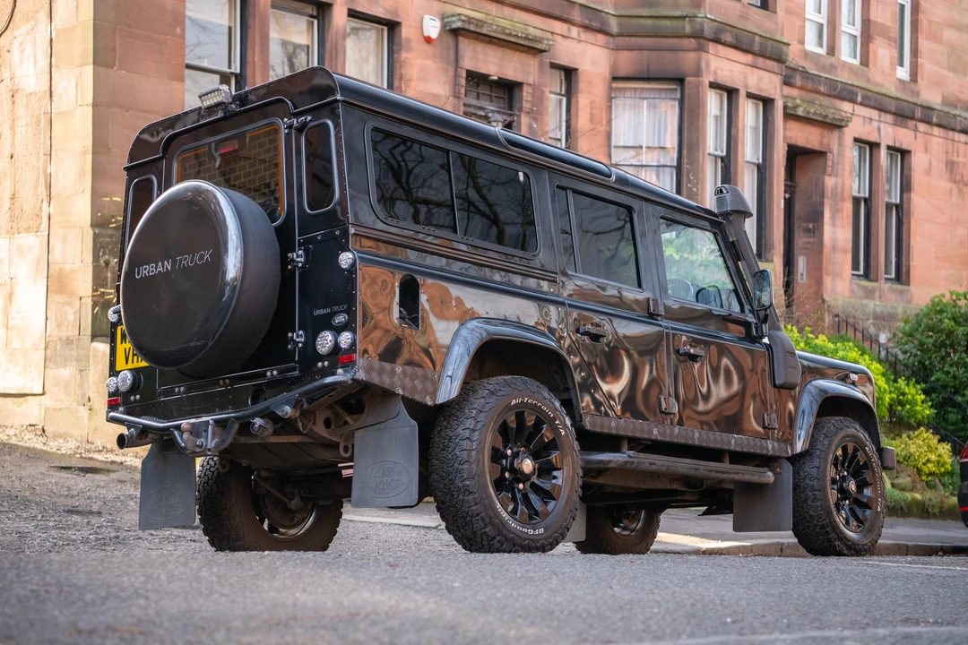 2015 Land Rover Defender 110 - Image 12 of 31