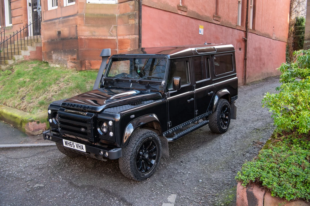 2015 Land Rover Defender 110 - Image 13 of 31